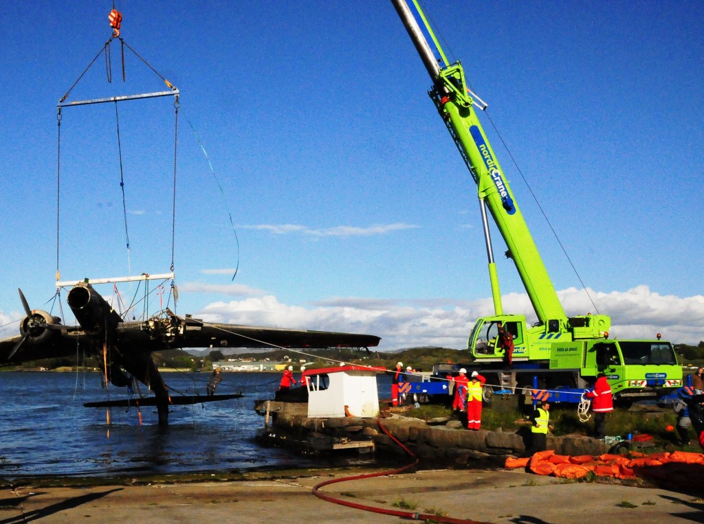 Nordic Crane lifted the aircraft on land for us without charge for job 