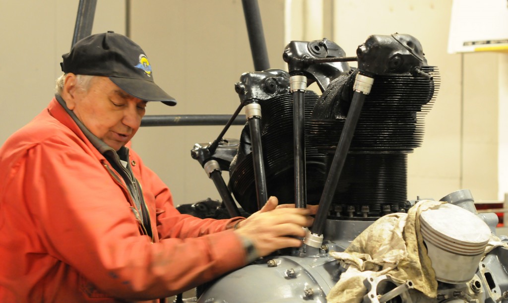 Torkel Tan Jørgensen working with BMW 132 K engine